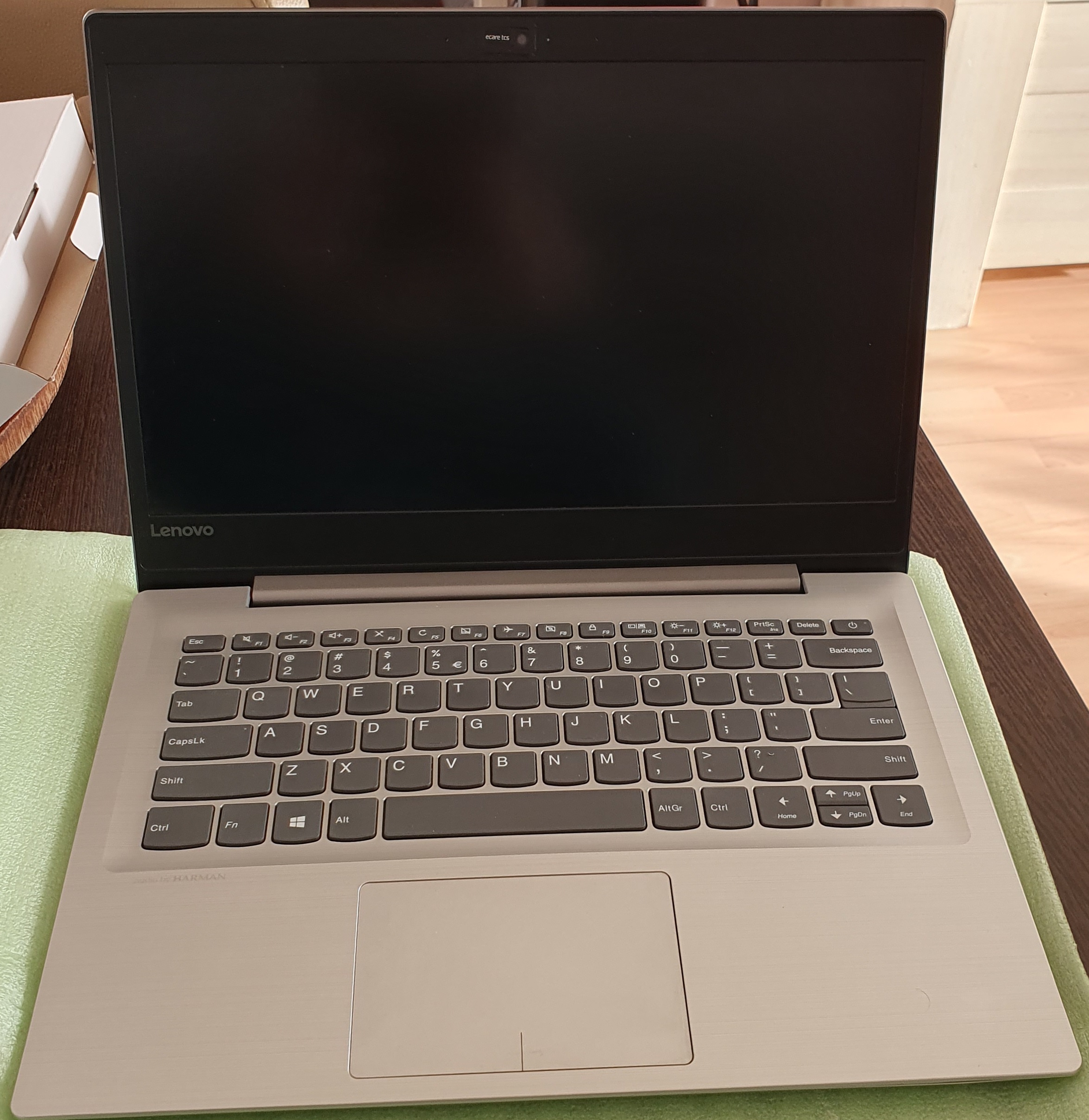 Lenovo 320S
